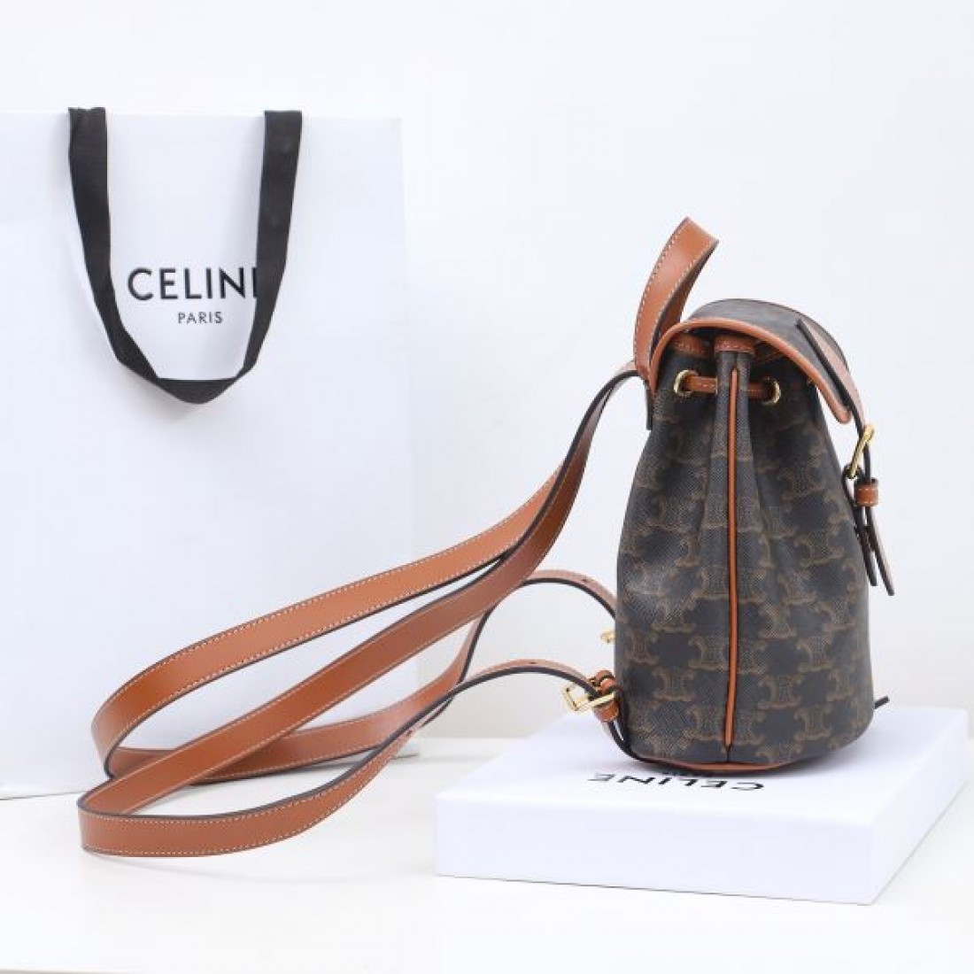 トレンディで魅力的な CELINE セリーヌ コピー バックパック エレガンス 