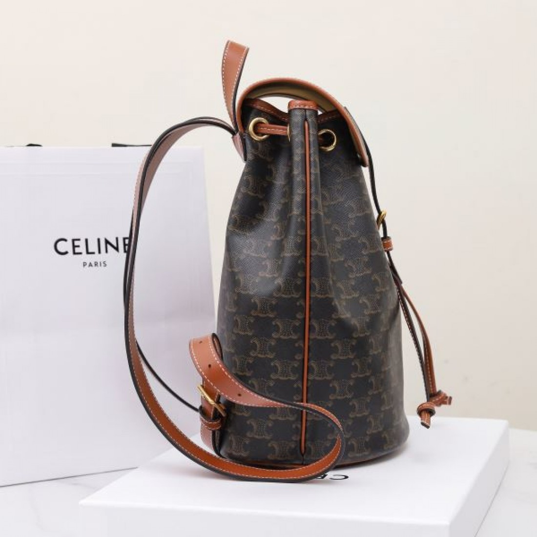 CELINE セリーヌ コピー バックパック 都会的でモダンな 