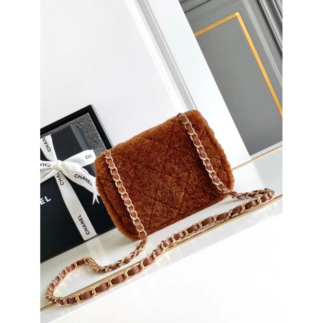 YSL イヴ サンローラン コピー ショルダーバッグ 国内発セール完売間近 SAINT LAURENT