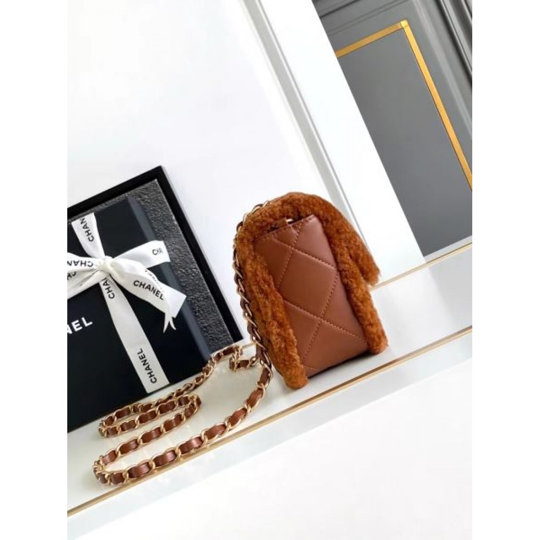 YSL イヴ サンローラン コピー ショルダーバッグ 国内発セール完売間近 SAINT LAURENT