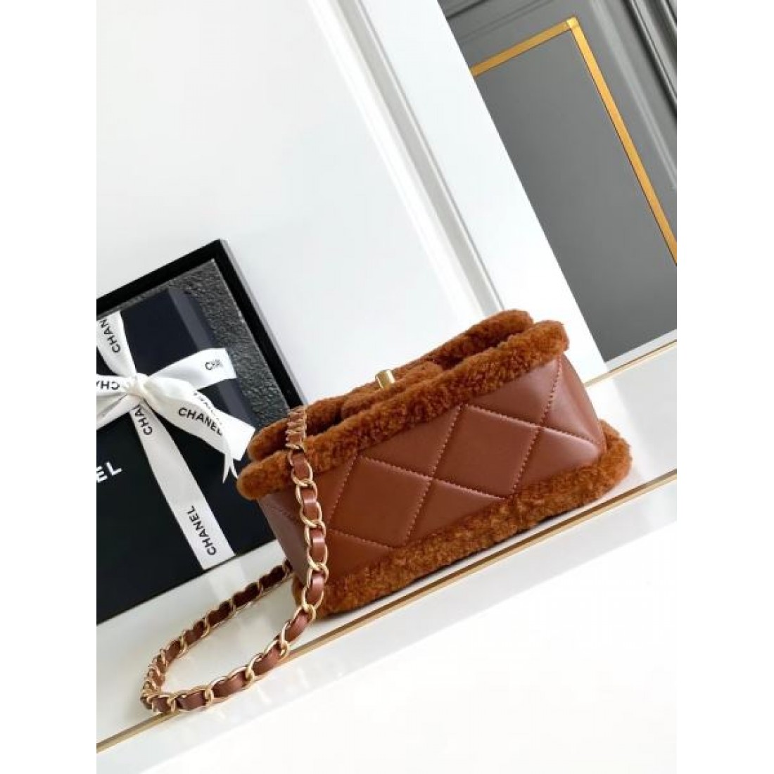 YSL イヴ サンローラン コピー ショルダーバッグ 国内発セール完売間近 SAINT LAURENT