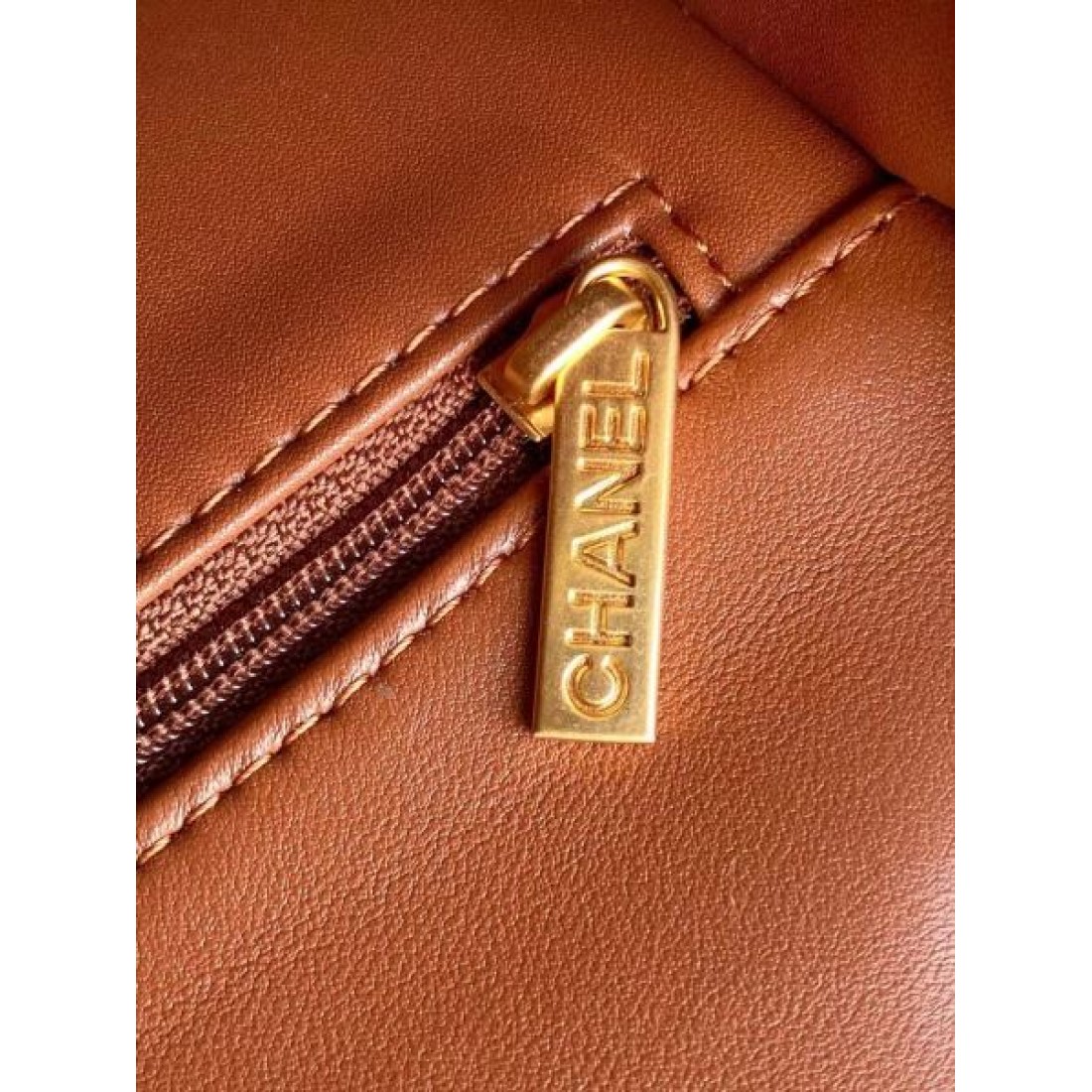 YSL イヴ サンローラン コピー ショルダーバッグ 国内発セール完売間近 SAINT LAURENT