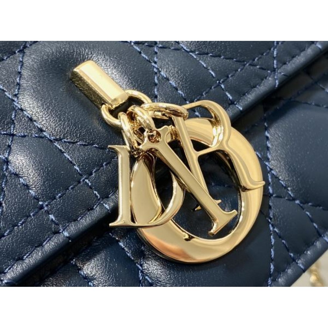 洗練された雰囲気 DIOR ディオール コピー トートバッグ 一点投入で旬顔