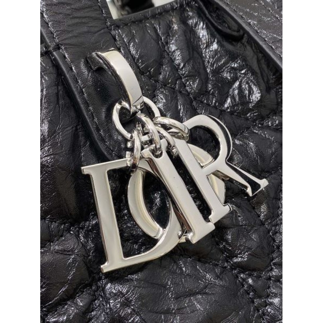 視線を集める DIOR ディオール コピー トートバッグ  完璧なシルエット