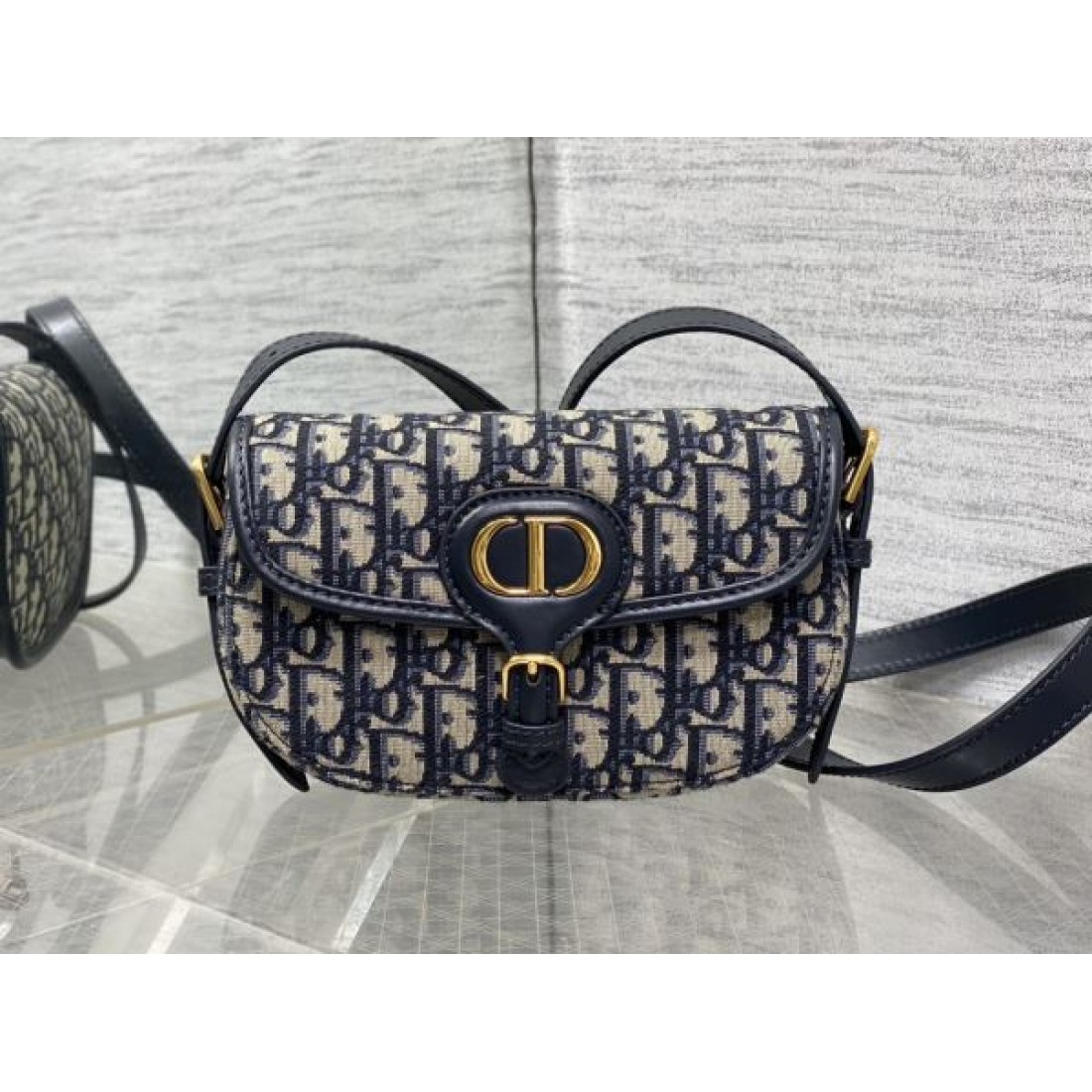 華やかでスマートな DIOR ディオール コピー ショルダーバッグ コンパクトな美学