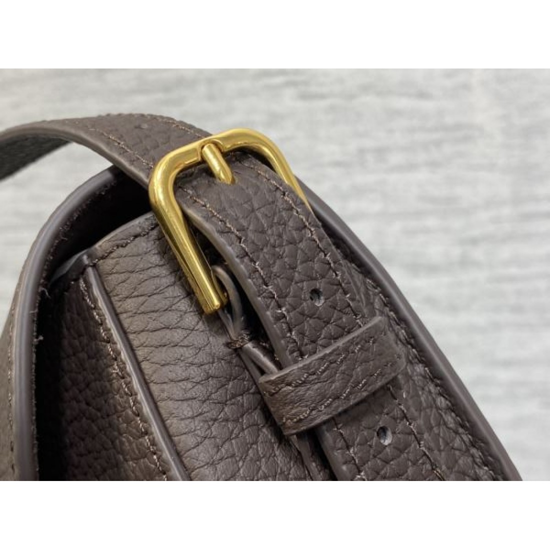 DIOR ディオール コピー ショルダーバッグ クラシックな魅力と軽やかさを両立した逸品