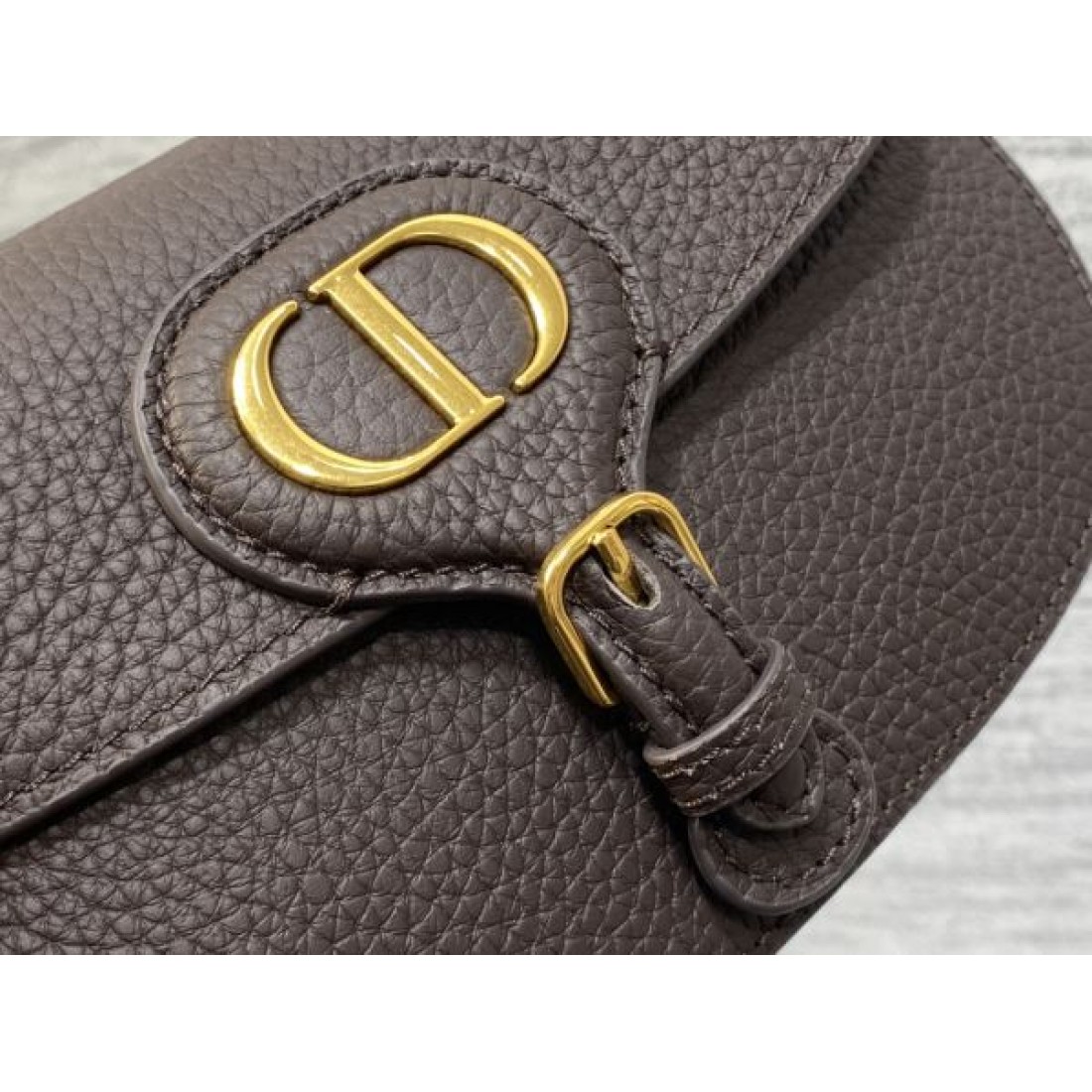 DIOR ディオール コピー ショルダーバッグ クラシックな魅力と軽やかさを両立した逸品