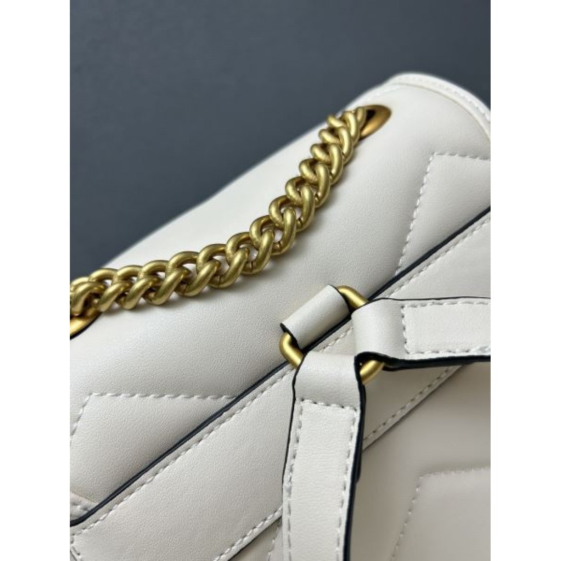 GUCCI コピー バックパック ロゴ 最新作期間限定セール グッチ