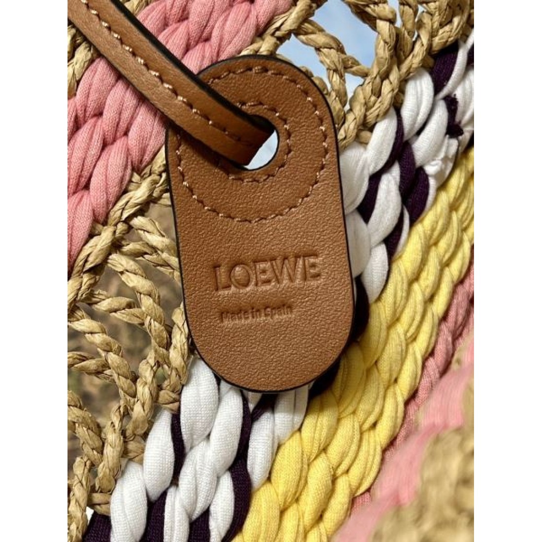 洗練されたモダンな佇まい LOEWE ロエベ コピー トートバッグ LOEWE 今季注目