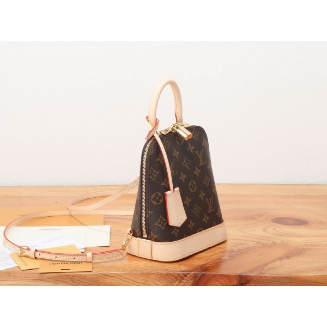 LOUIS VUITTON コピー バックパック ロゴ 大好評アイテム ルイヴィトン