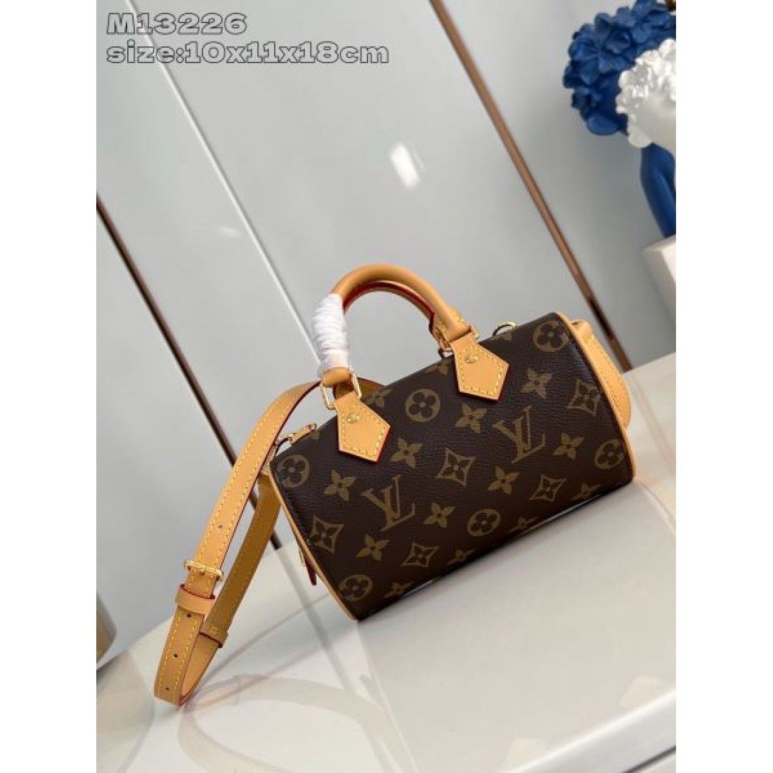 モダンで機能的な LOUIS VUITTON ルイヴィトン コピー トートバッグ 上品さ際立つ