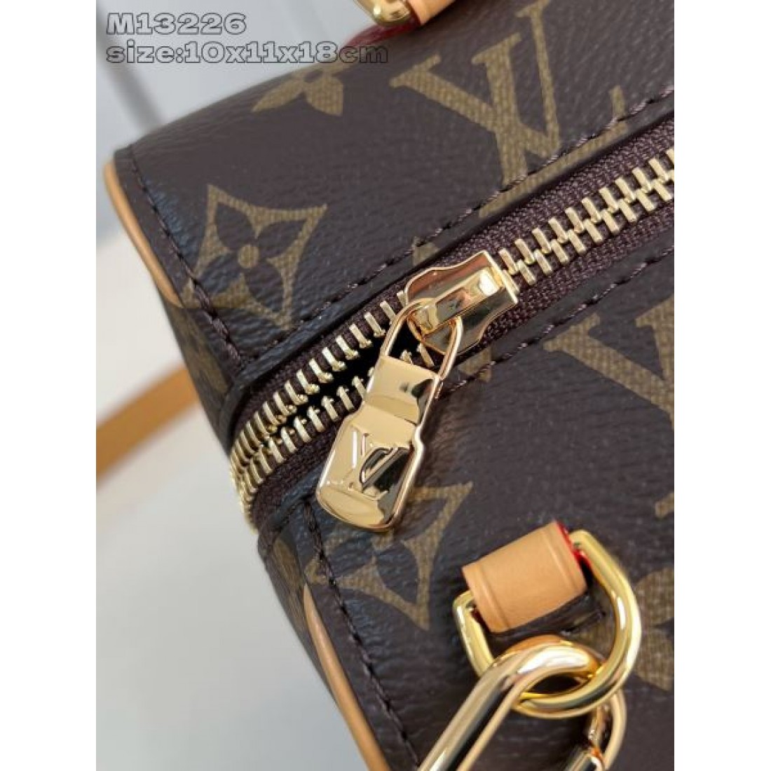 モダンで機能的な LOUIS VUITTON ルイヴィトン コピー トートバッグ 上品さ際立つ