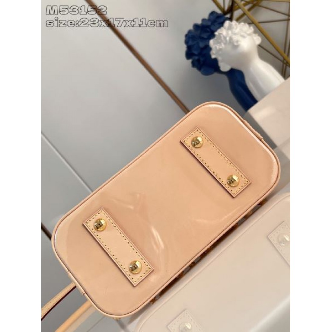  優雅でスタイリッシュな LOUIS VUITTON ルイヴィトン コピー トートバッグ 気品漂う