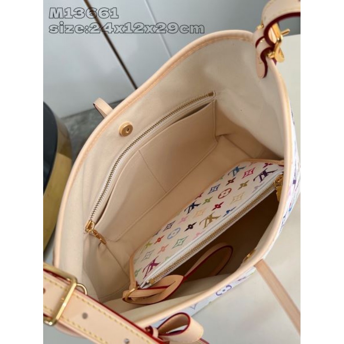 都会的で軽やかな LOUIS VUITTON ルイヴィトン コピー トートバッグ 洗練された魅力