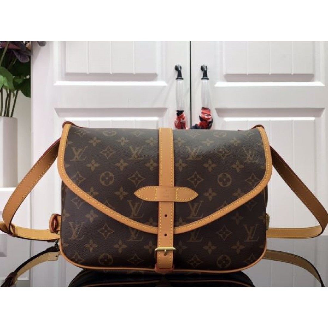 高級感漂う LOUIS VUITTON ルイヴィトン コピー ショルダーバッグ 優雅で洗練された