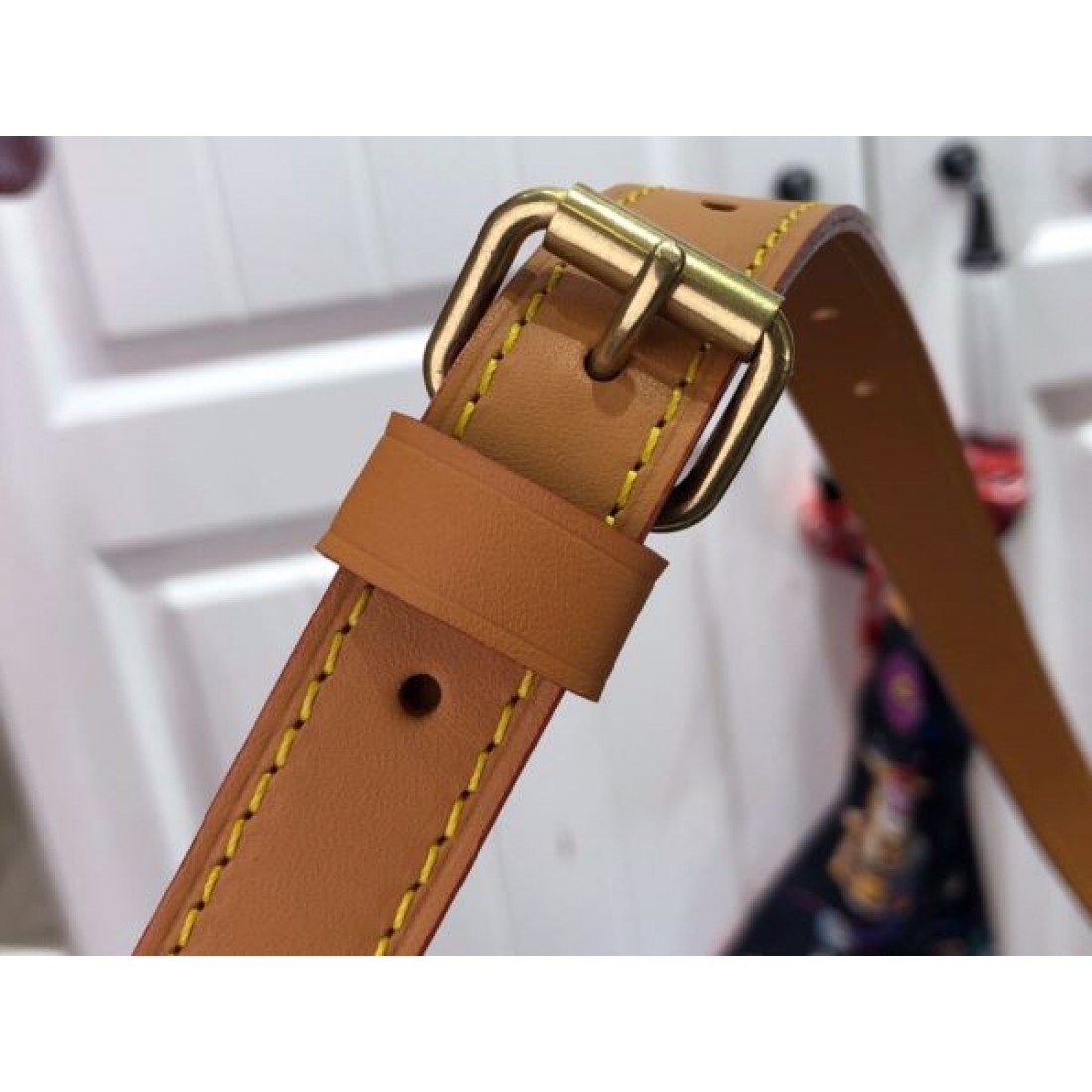 高級感漂う LOUIS VUITTON ルイヴィトン コピー ショルダーバッグ 優雅で洗練された