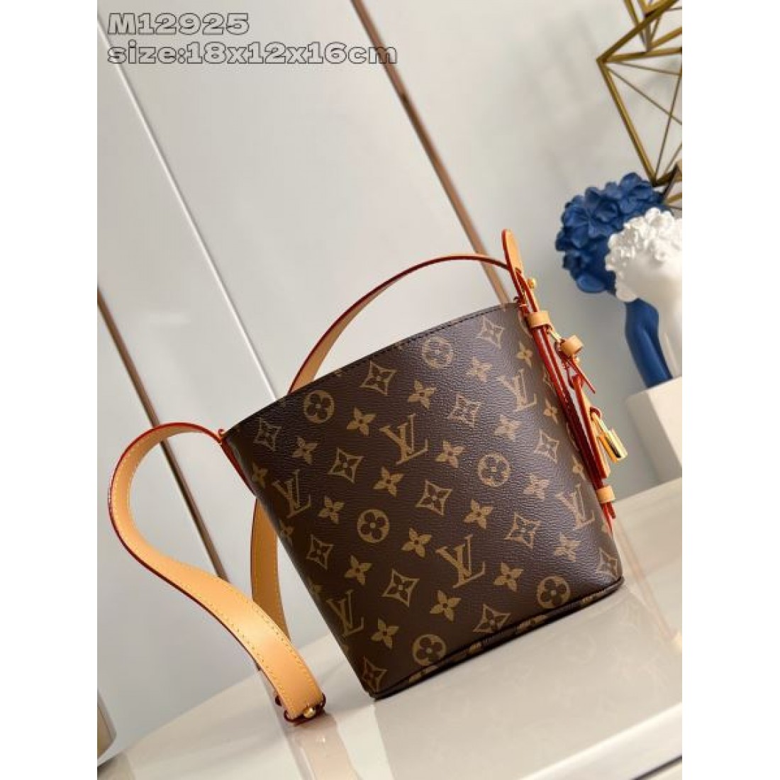 LOUIS VUITTON ルイヴィトン コピー ショルダーバッグ 都会的でスタイリッシュな魅力