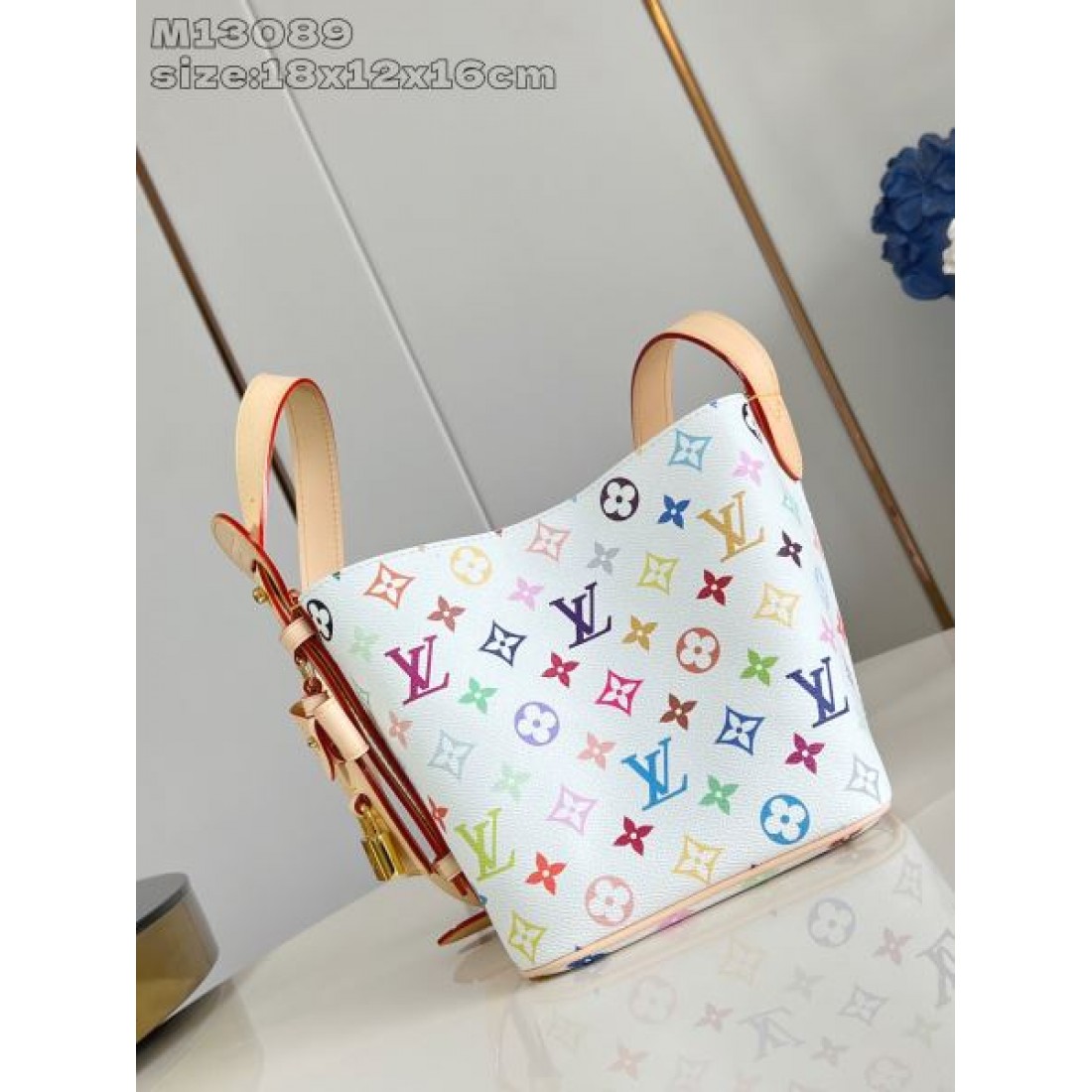 LOUIS VUITTON ルイヴィトン コピー ショルダーバッグ クラシカルで気品漂うデザイン