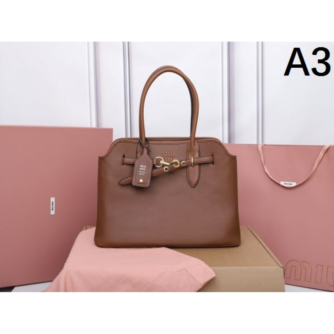 トレンド感ある MIU MIU ミュウミュウ コピー トートバッグ 可愛さと実用性の融合