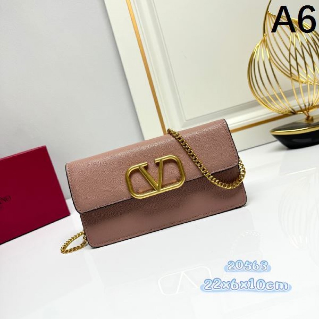 絶対欲しくなる VALENTINO ヴァレンティノ コピー ショルダーバッグ 軽やか