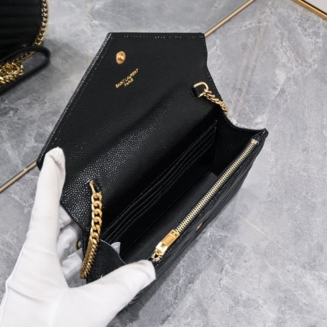 YSL イヴ サンローラン コピー ショルダーバッグ ロゴ 新品限定セール SAINT LAURENT