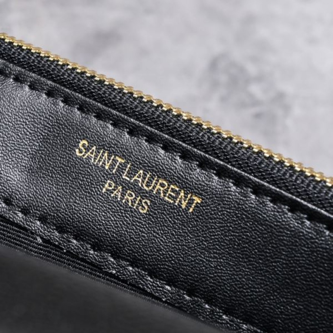 YSL イヴ サンローラン コピー ショルダーバッグ ロゴ 新品限定セール SAINT LAURENT