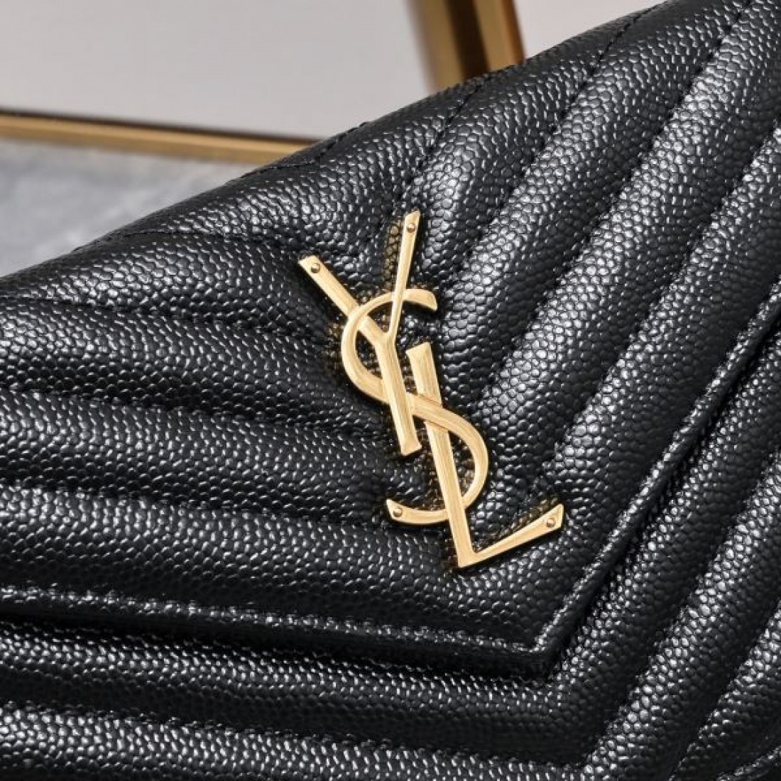 YSL イヴ サンローラン コピー ショルダーバッグ ロゴ 新品限定セール SAINT LAURENT