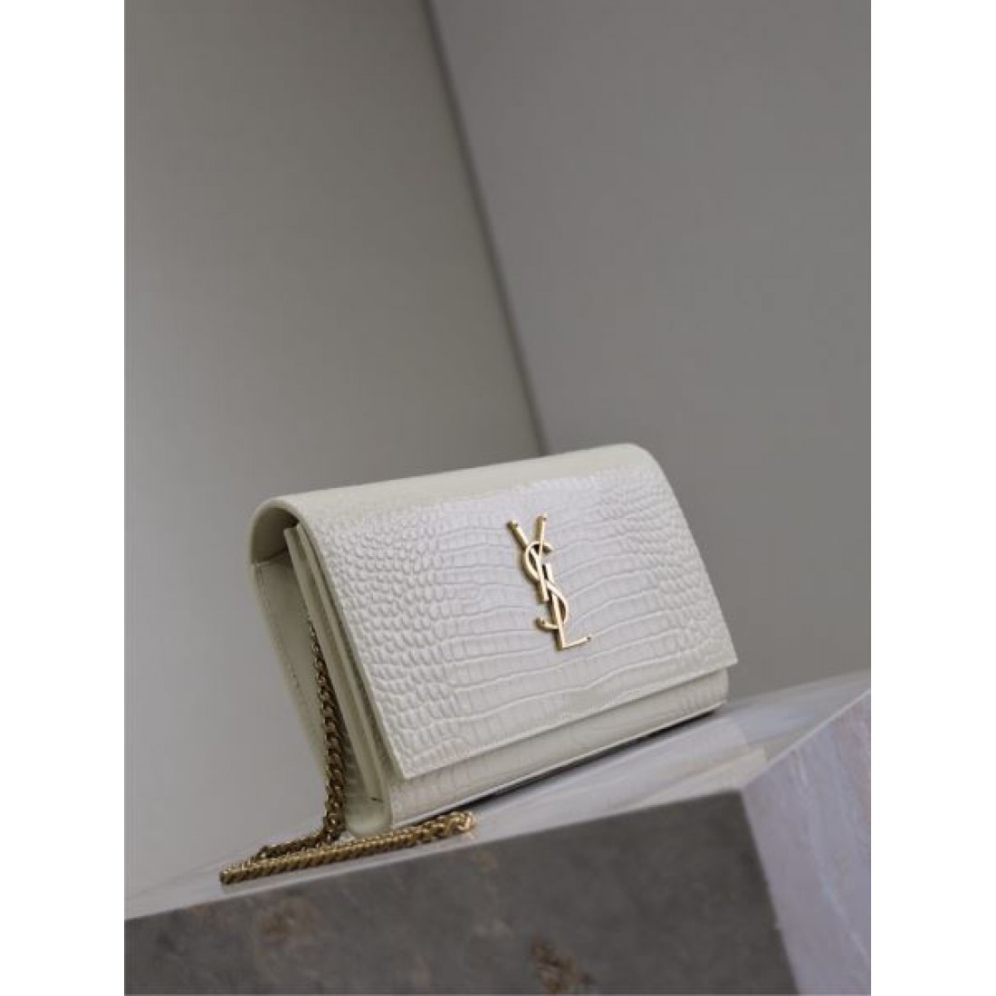 YSL イヴ サンローラン コピー ショルダーバッグ 視線を集めて SAINT LAURENT
