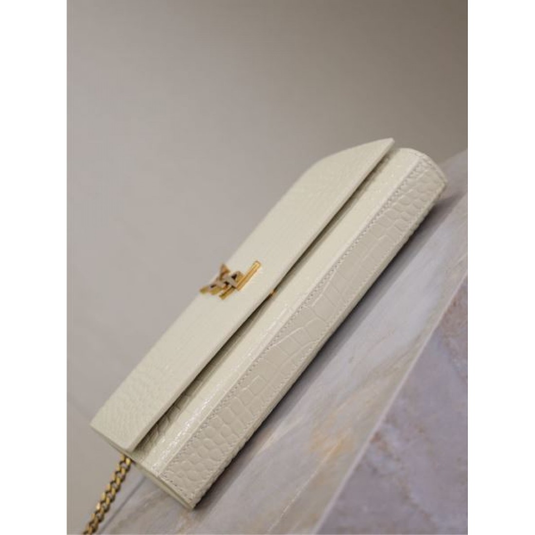 YSL イヴ サンローラン コピー ショルダーバッグ 視線を集めて SAINT LAURENT
