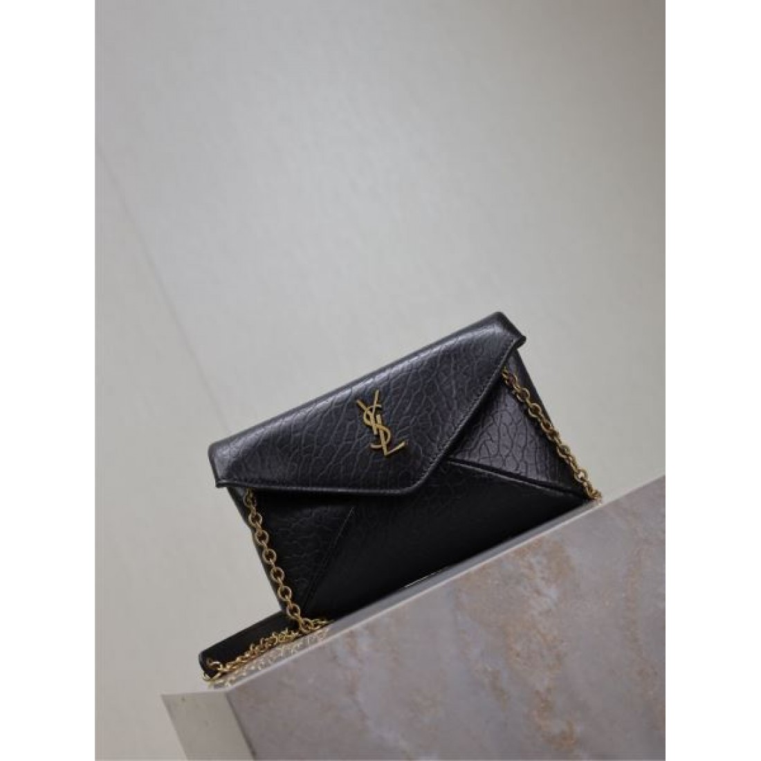 イヴ サンローラン コピー ショルダーバッグ 一枚でお洒落 SAINT LAURENT