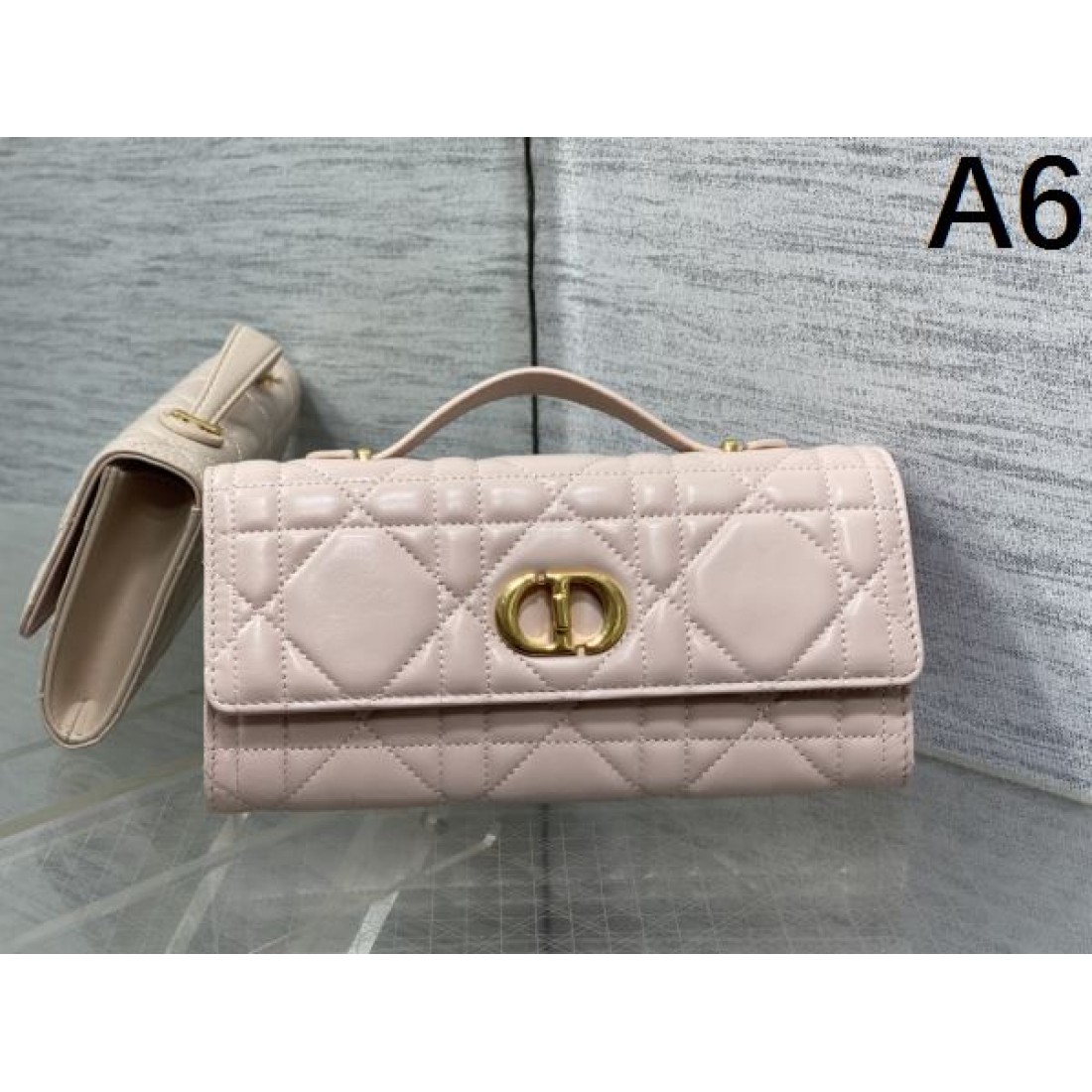 シンプルで上品な YSL イヴ サンローラン コピー トートバッグ 軽やかで大人な印象