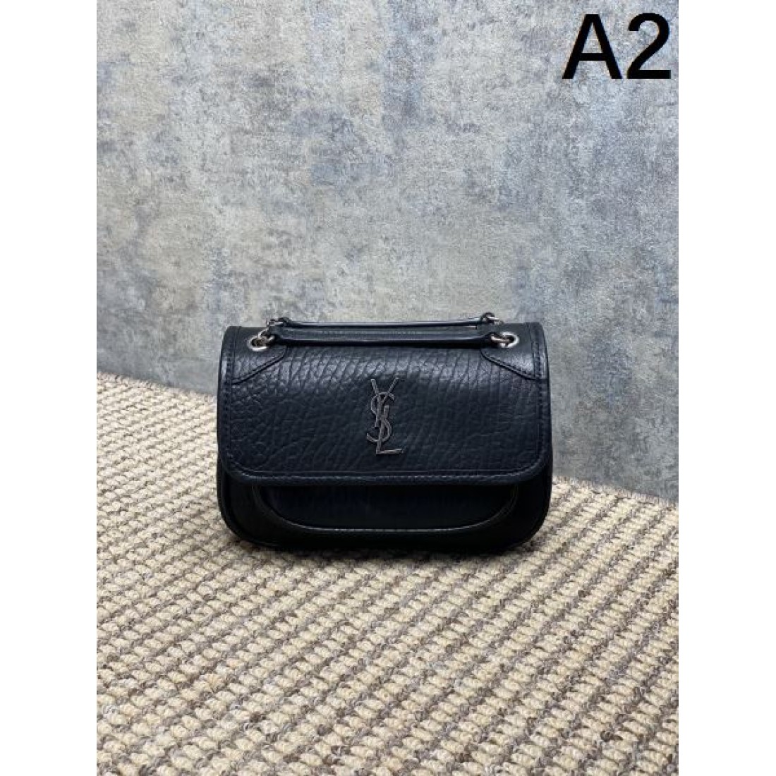 ラグジュアリー感際立つ YSL イヴ サンローラン コピー ショルダーバッグ 高級仕様