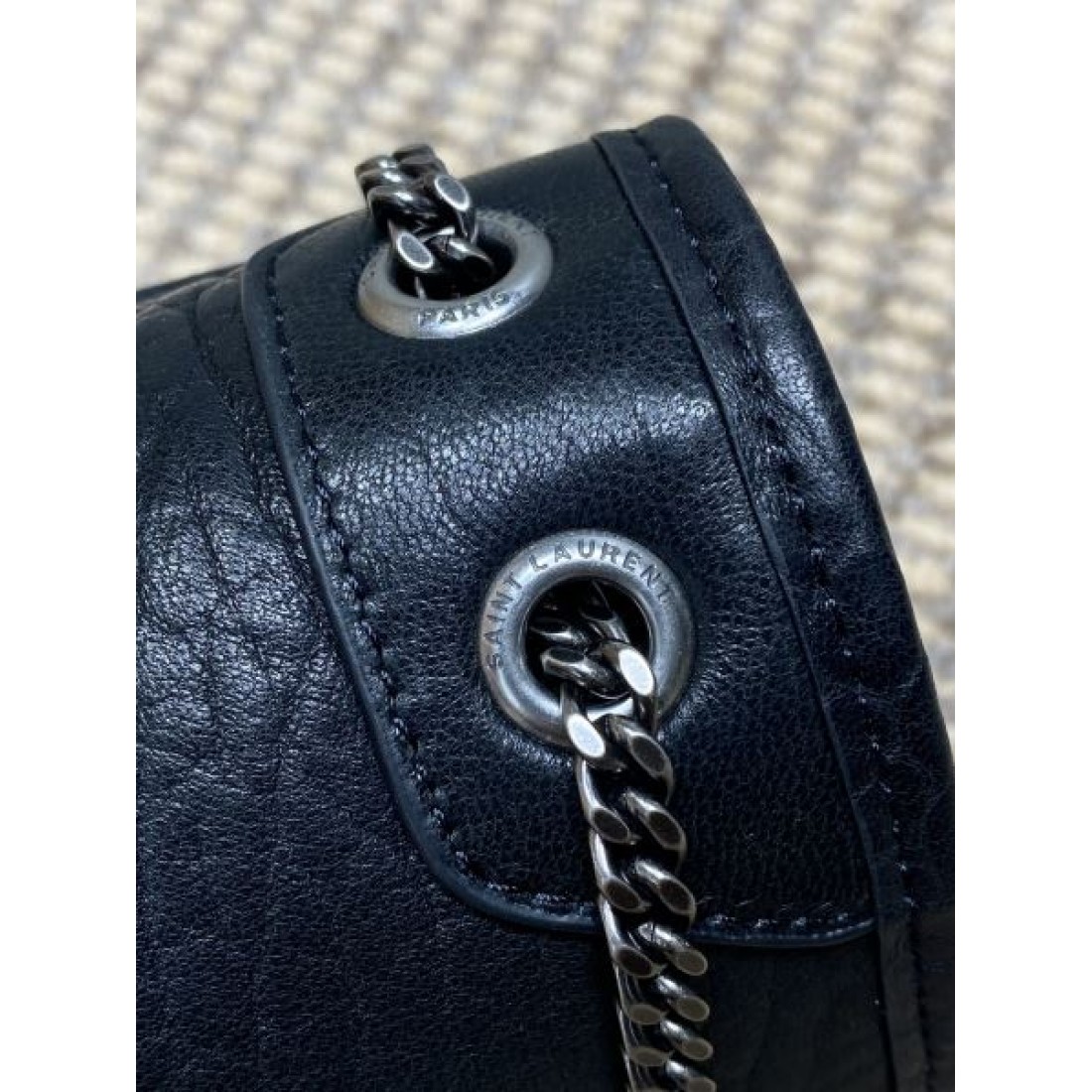 ラグジュアリー感際立つ YSL イヴ サンローラン コピー ショルダーバッグ 高級仕様