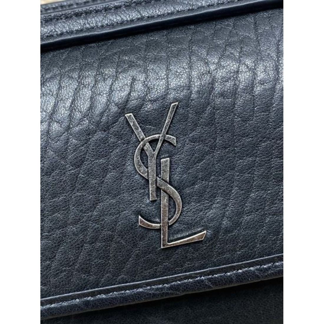 ラグジュアリー感際立つ YSL イヴ サンローラン コピー ショルダーバッグ 高級仕様