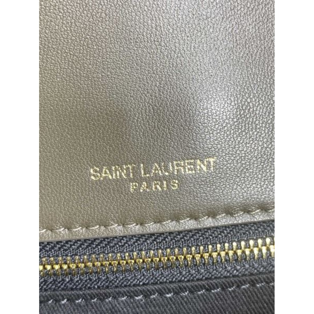 YSL イヴ サンローラン コピー ショルダーバッグ 上品でシックな印象に
