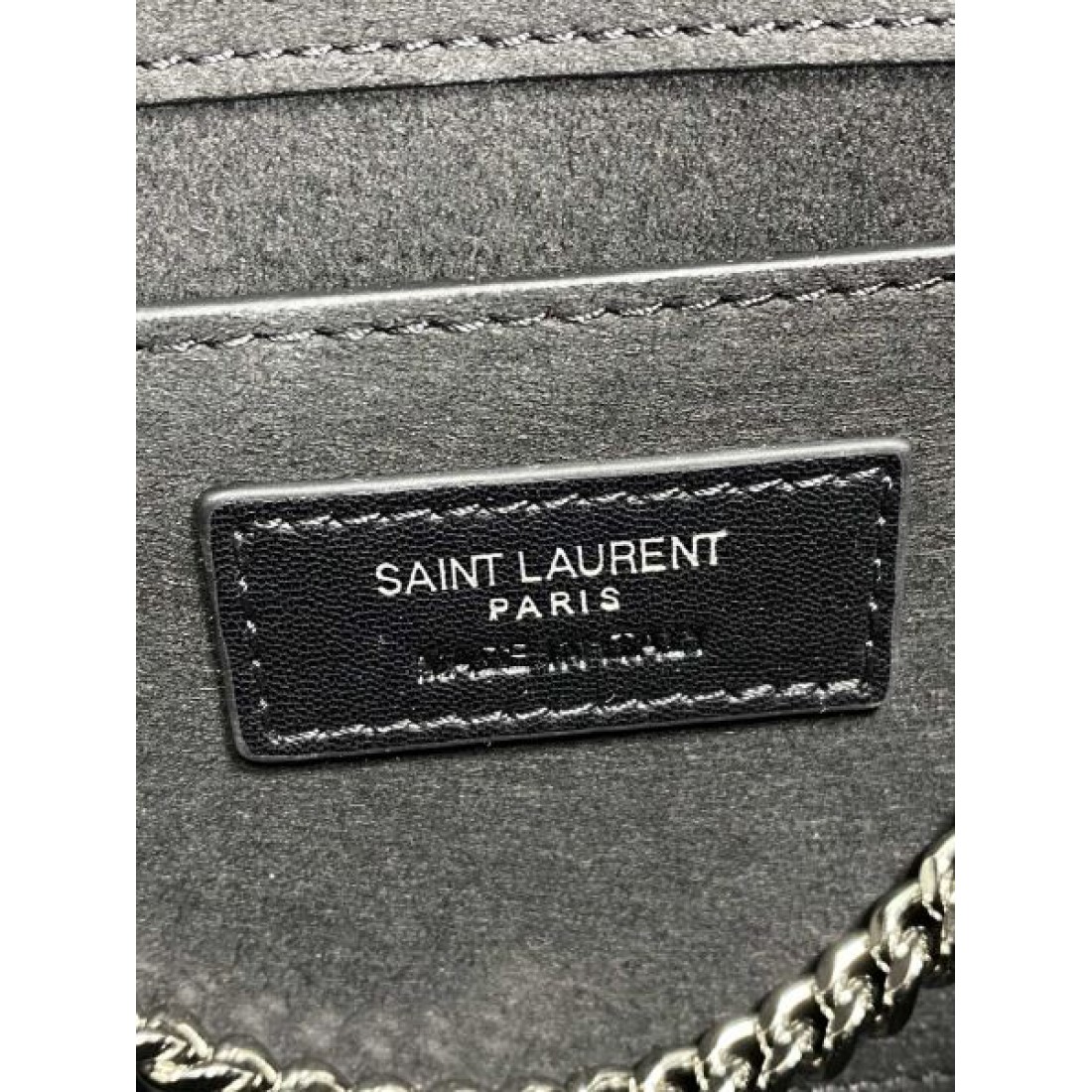 YSL イヴ サンローラン コピー ショルダーバッグ 大人の女性に似合う洗練デザイン