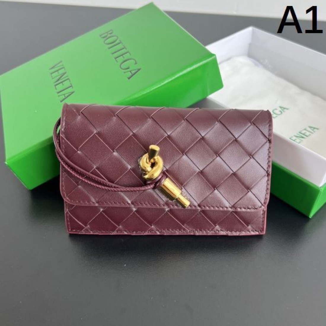 エレガントでクラシックな BOTTEGA VENETA ボッテガヴェネタ コピー 長財布