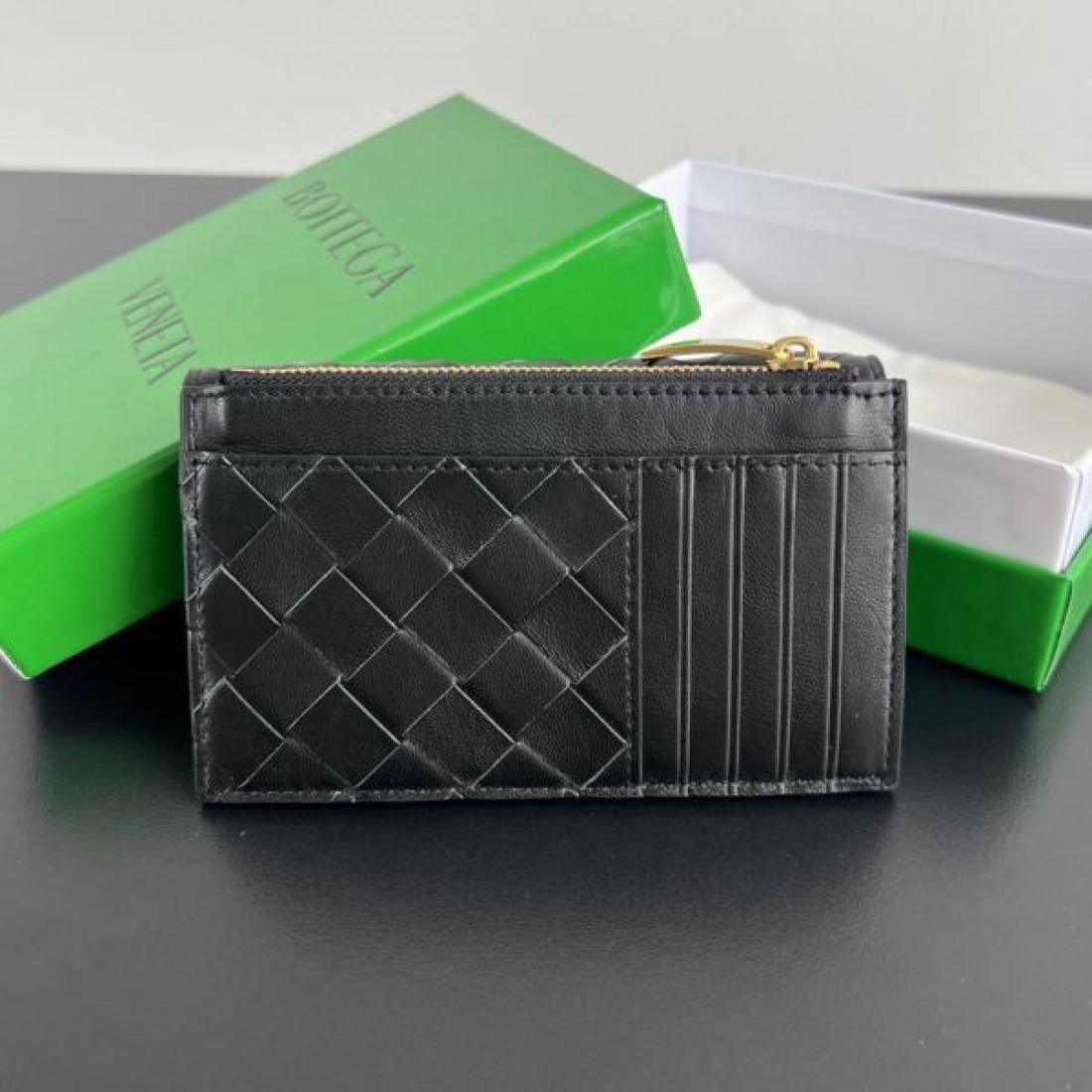 エレガントでクラシックな BOTTEGA VENETA ボッテガヴェネタ コピー 長財布