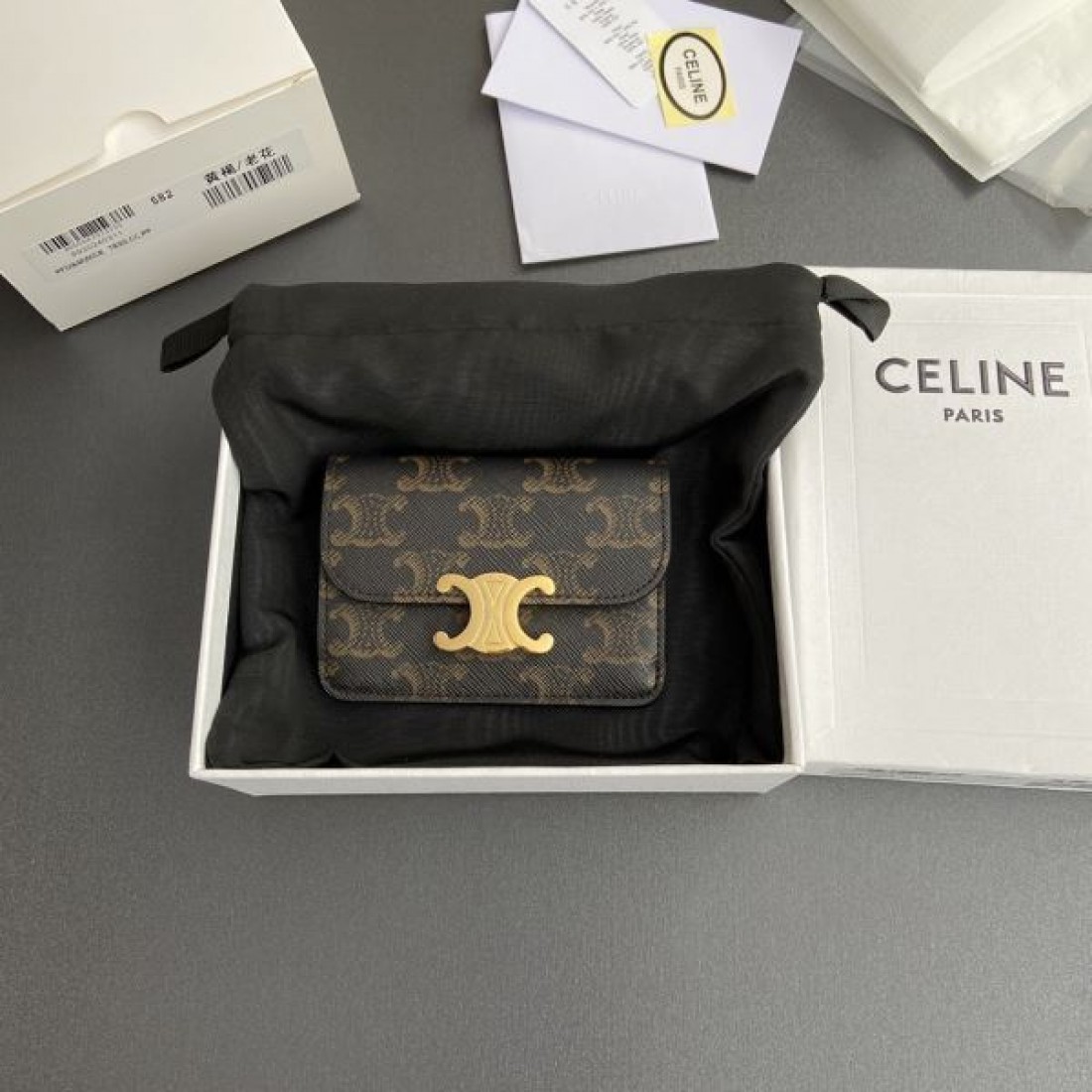 CELINE セリーヌ コピー カードケース モダンでシャープな上質仕上げ