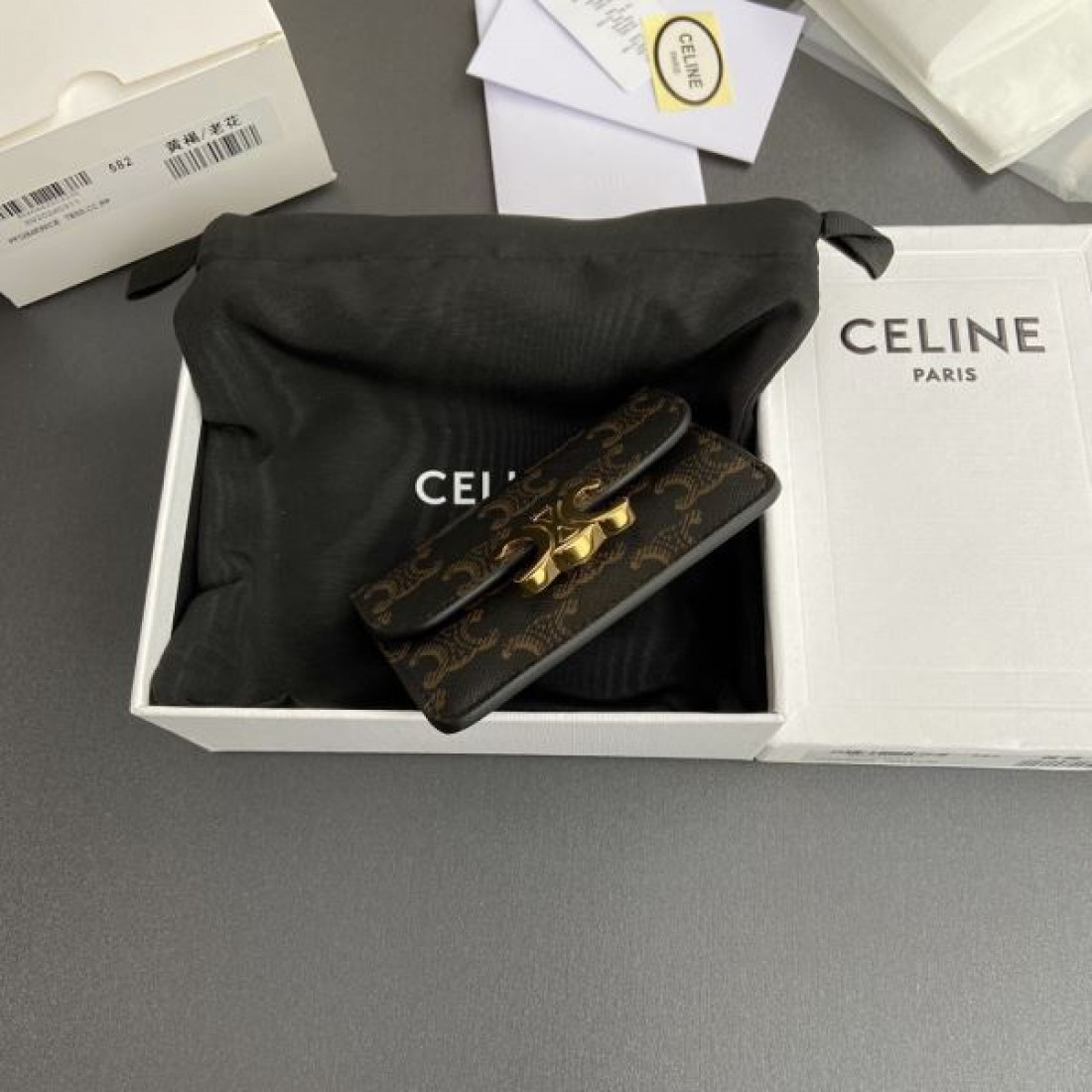 CELINE セリーヌ コピー カードケース モダンでシャープな上質仕上げ