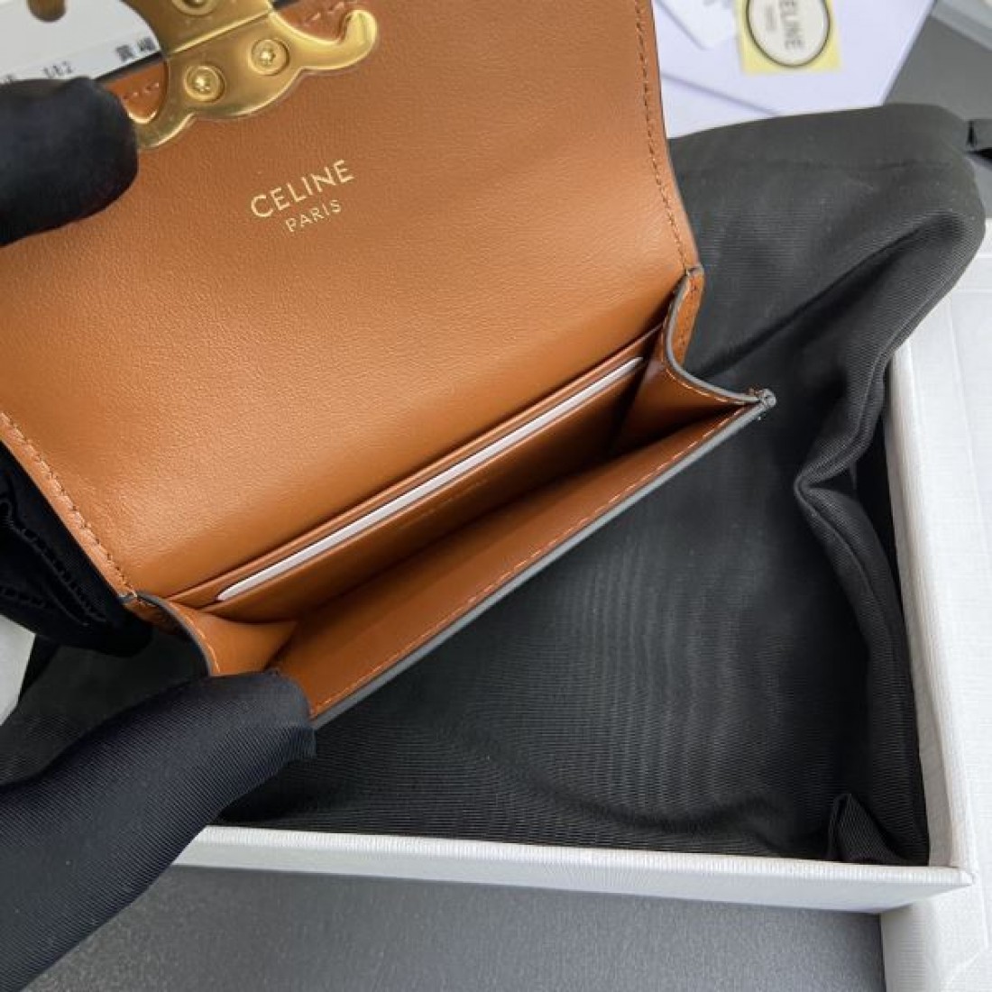 CELINE セリーヌ コピー カードケース モダンでシャープな上質仕上げ