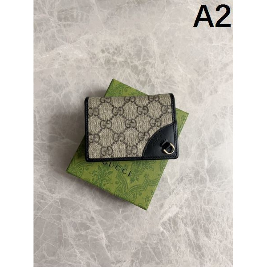 GUCCI グッチ コピー 二つ折り財布 洗練された質感と大人っぽい落ち着き