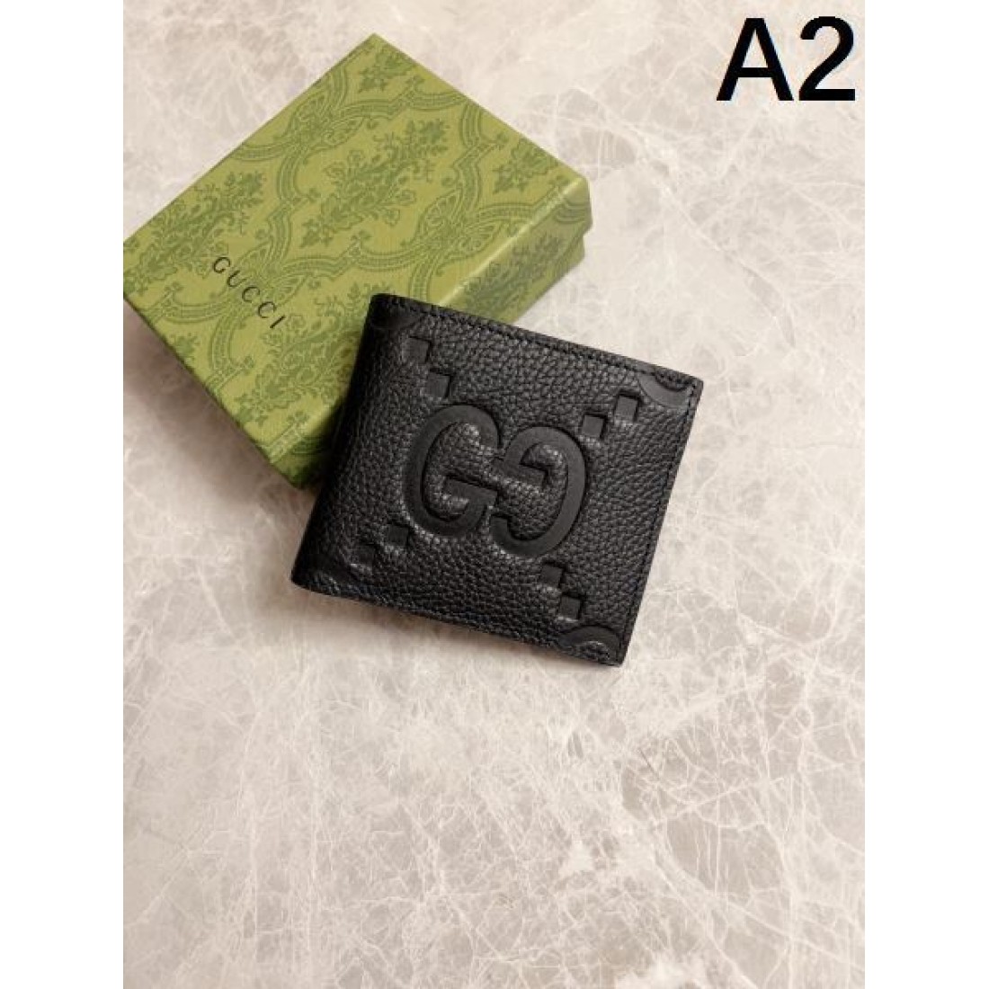 GUCCI グッチ コピー 二つ折り財布 モダンでコンパクトな 洗練された雰囲気