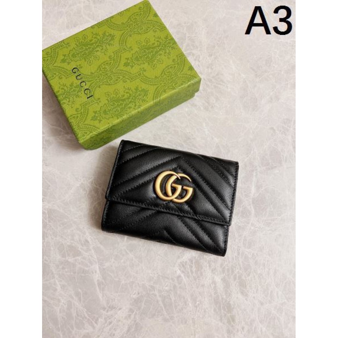 クラシックで落ち着いた GUCCI グッチ コピー 三つ折り財布