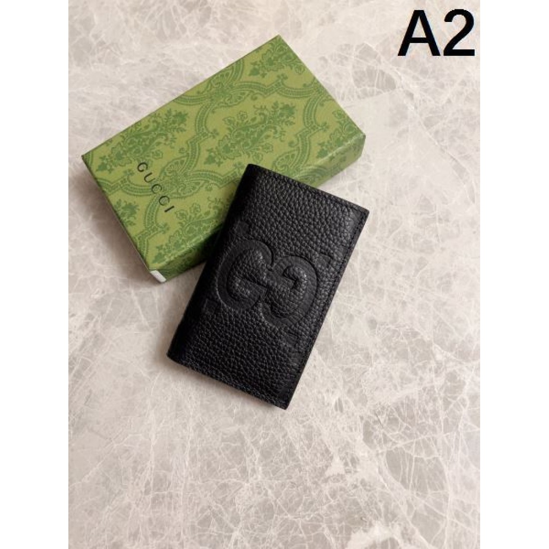 コンパクトでシンプルな GUCCI グッチ コピー カードケース 洗練された