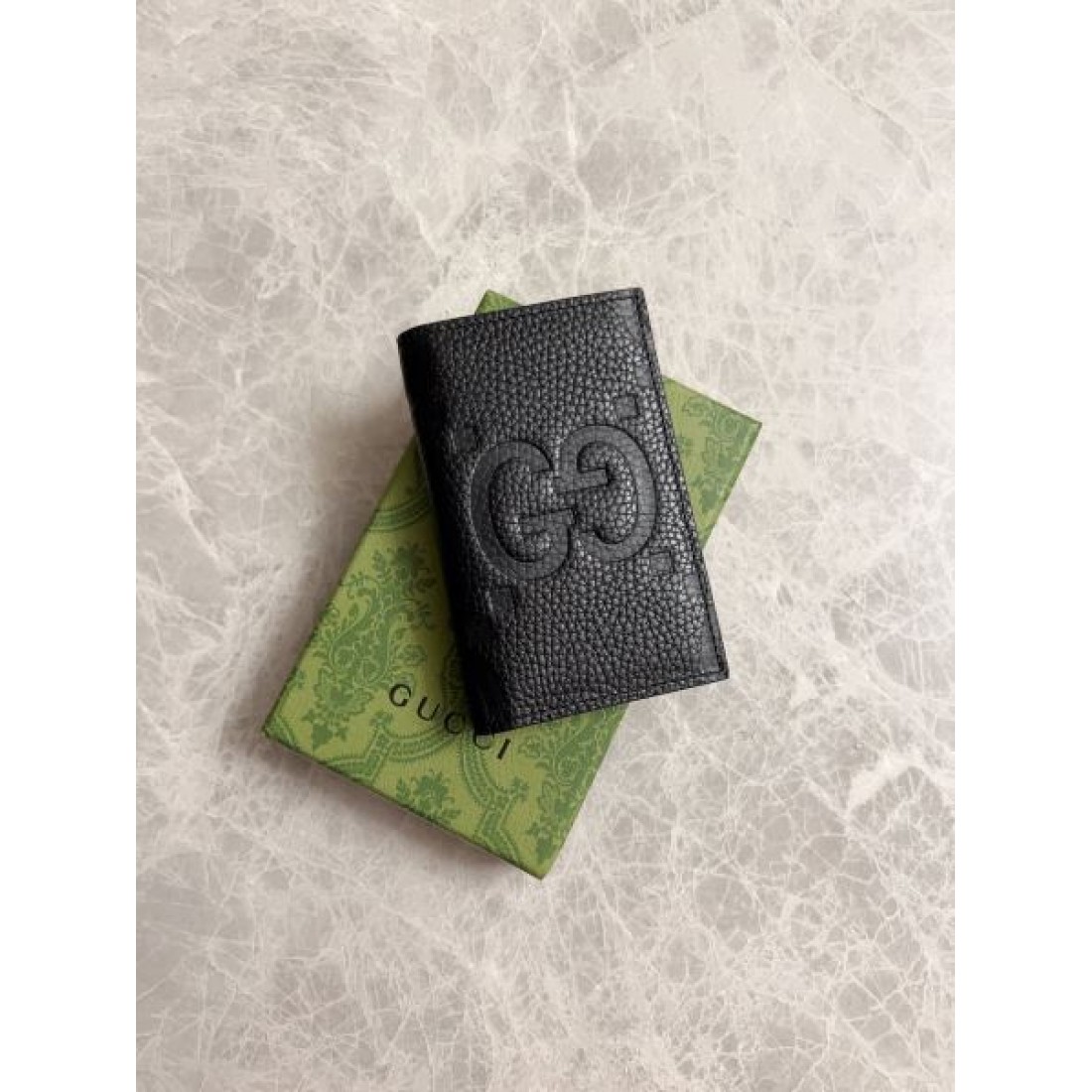 コンパクトでシンプルな GUCCI グッチ コピー カードケース 洗練された