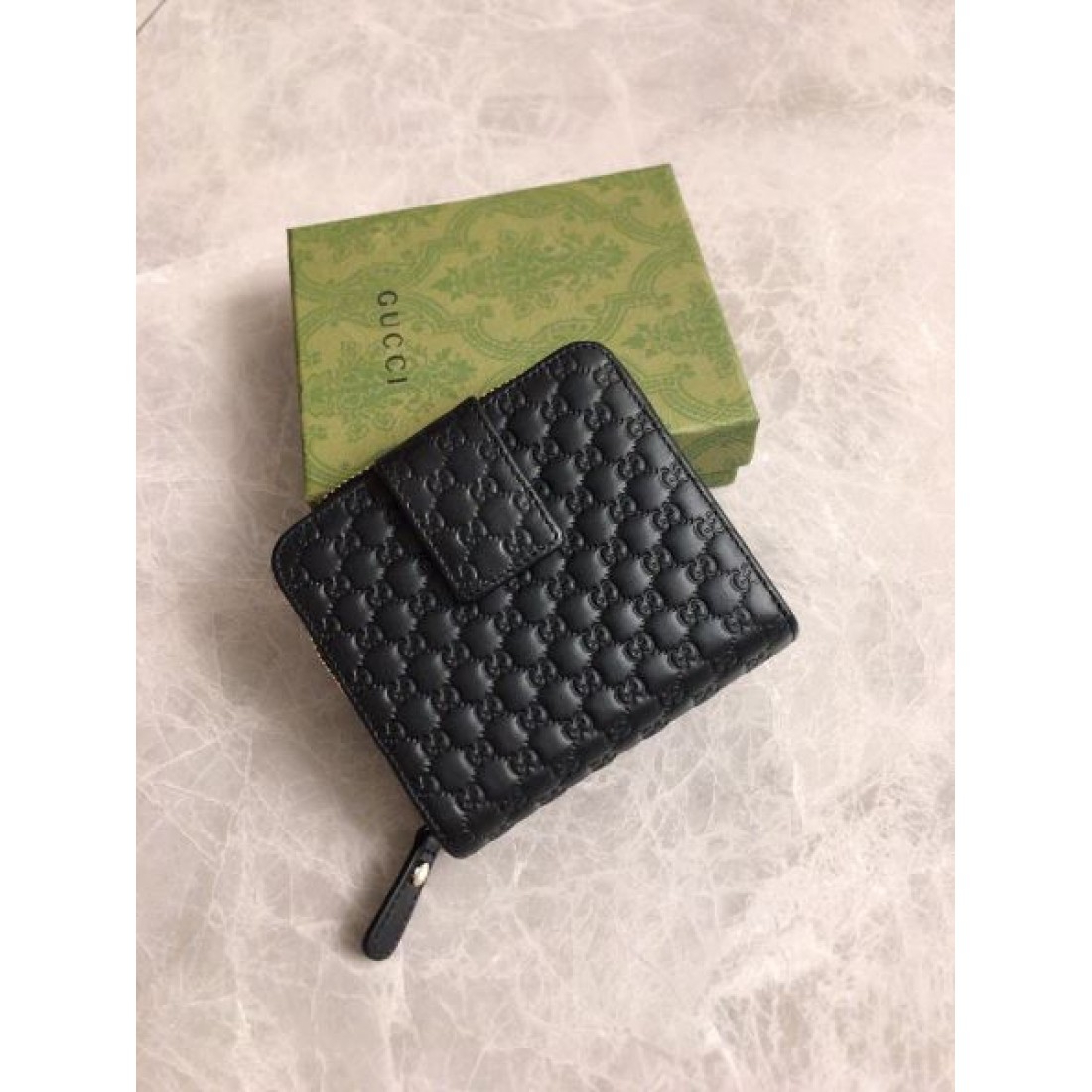 ナチュラルで高級感ある コインバッグ GUCCI グッチ コピー モダンな印象