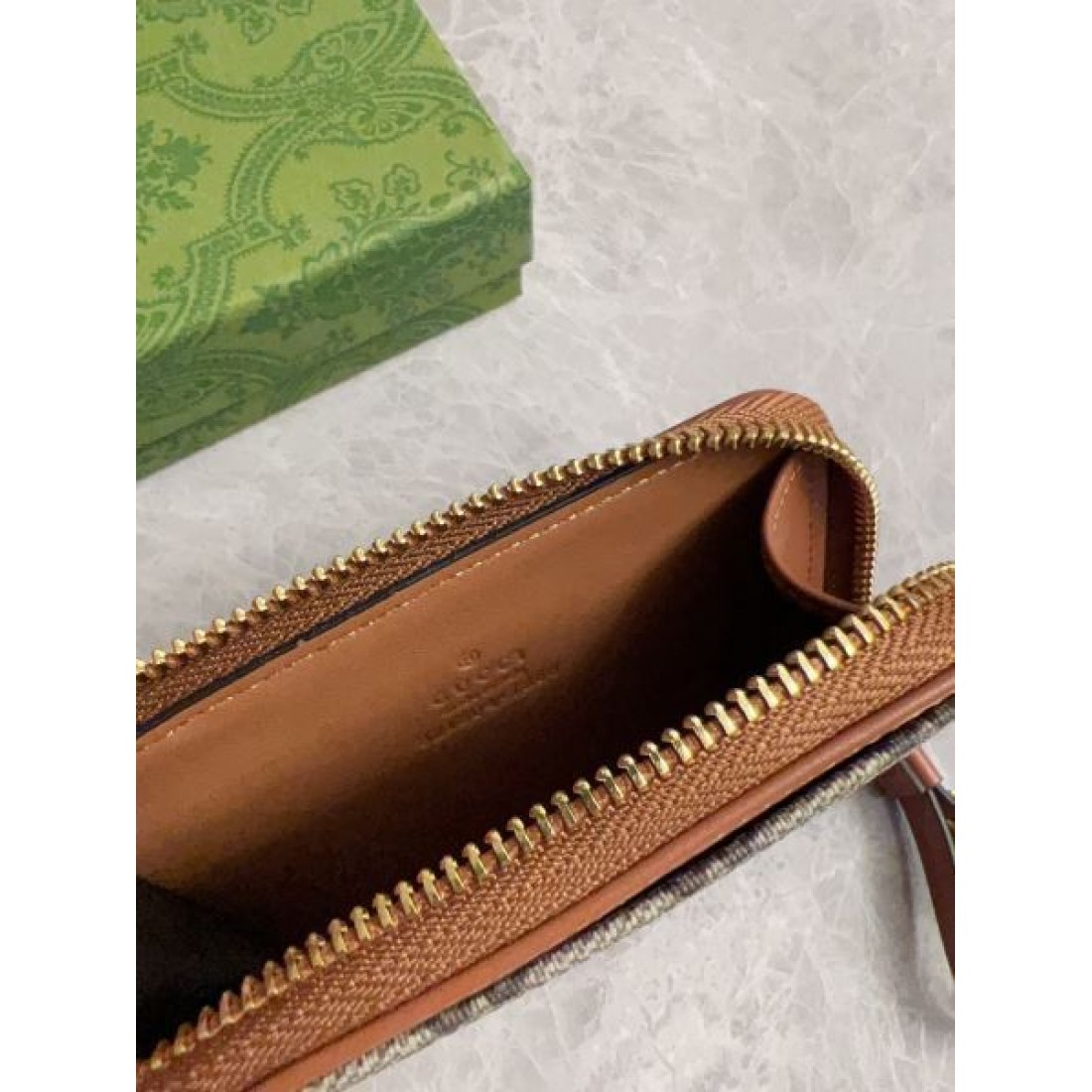 モダンで可愛らしい GUCCI グッチ コピー コインバッグ