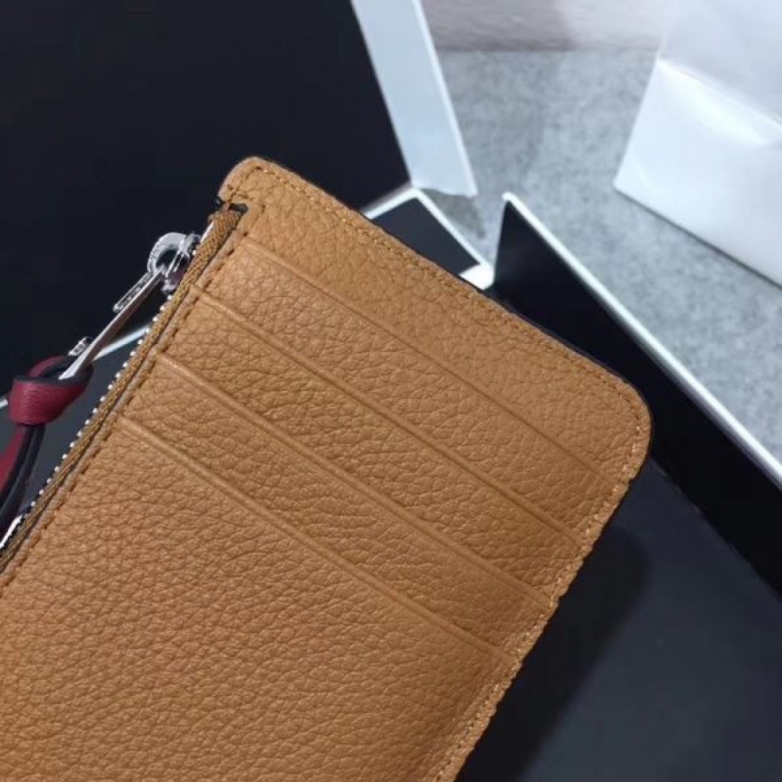 ロエベ コピー 上品で洗練された ロエベ コピー カードケース LOEWE 今季注目の新作