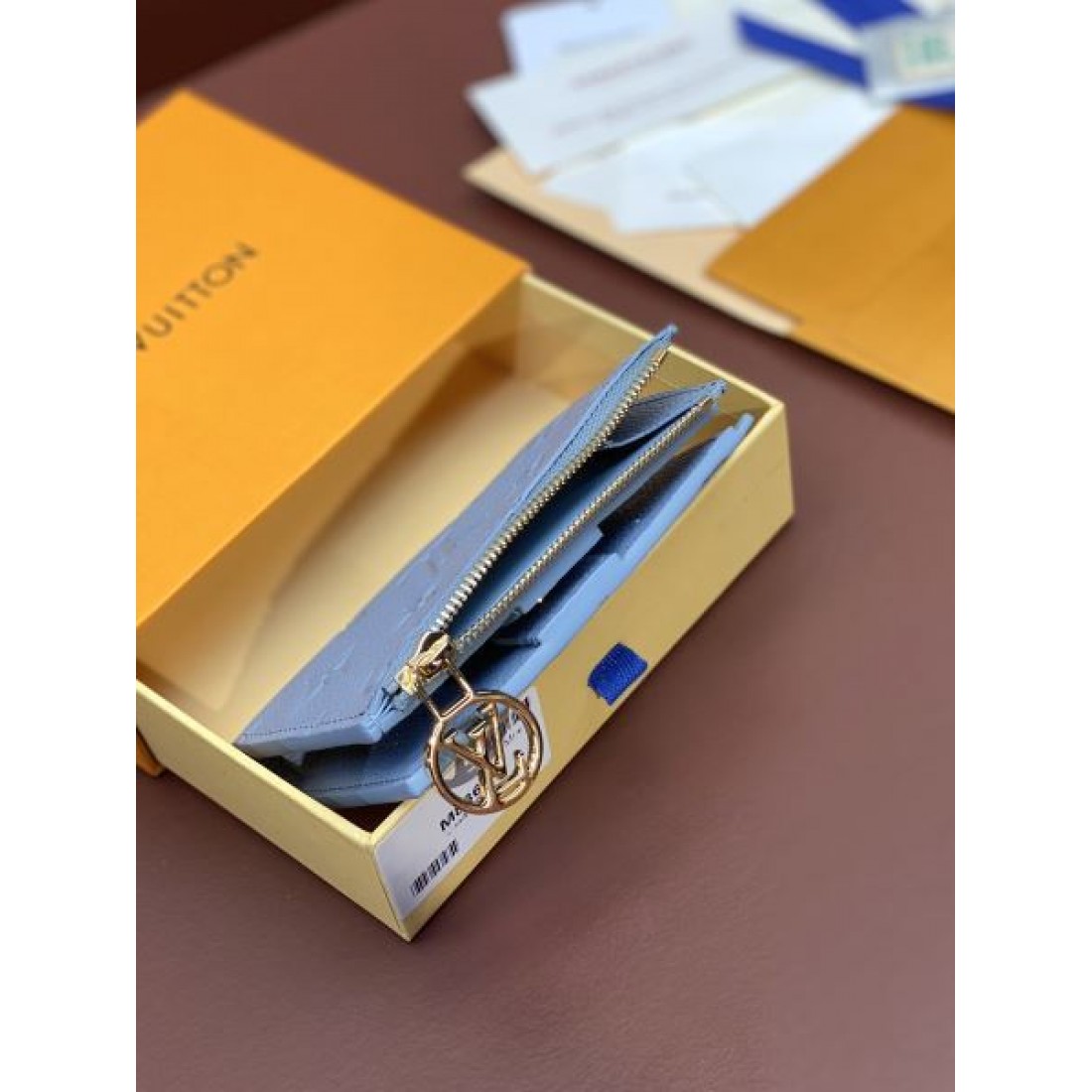 LOUIS VUITTON ルイヴィトン コピー 二つ折り財布 スマートで上品な 軽やか